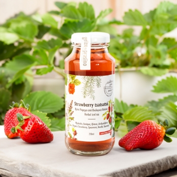 Strawberry Tsatsatsá: Refreshing Herbal Blast in a Bottle! Strawberry Tsatsatsá: Refreshing Herbal Blast in a Bottle!